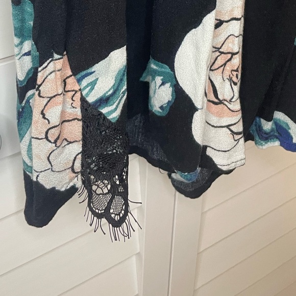 Romper - Picture 2 of 4